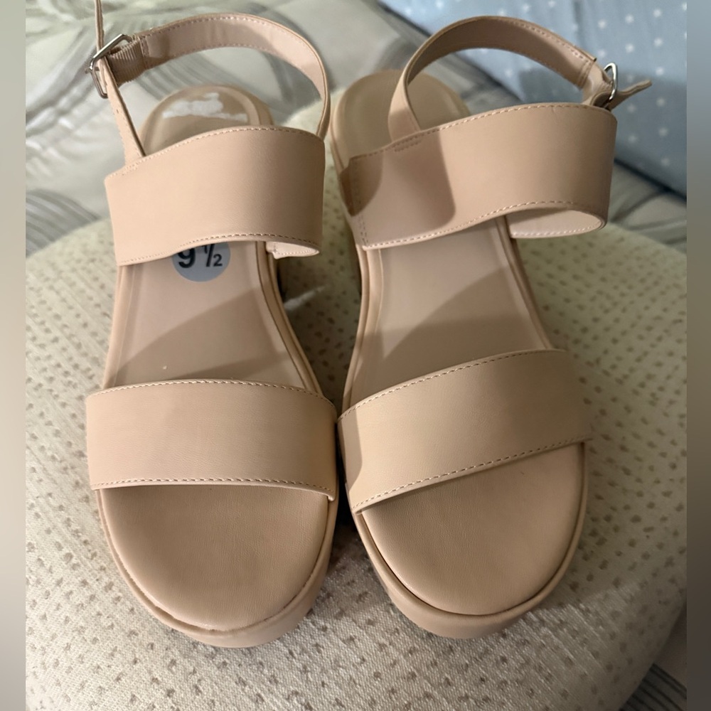Marc Fisher Tan Sandals